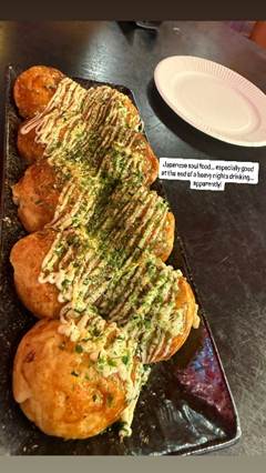 A plate of food on a table

AI-generated content may be incorrect.