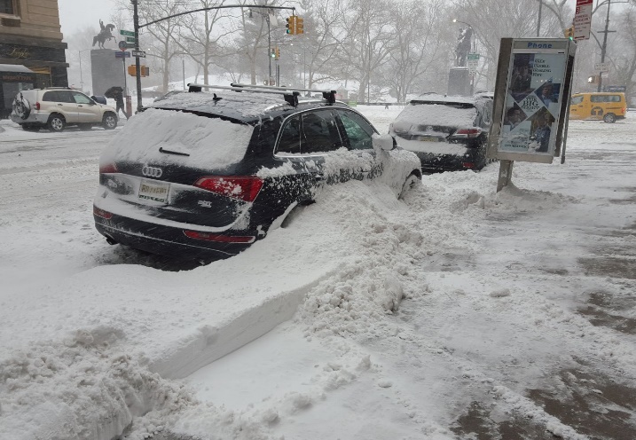 Snowstorm in New York, view from the hotel