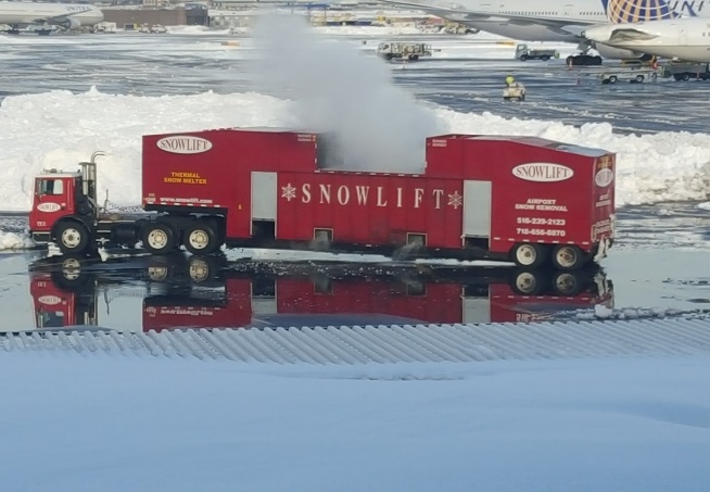 Planes delayed on the ice at the airport
