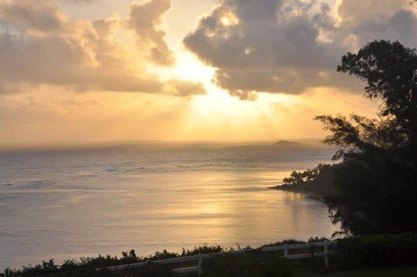 Ocean view from the hotel room in Kauai